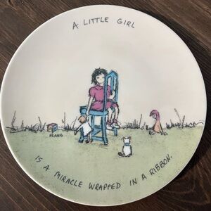 FLAVIA WEEDN DECORATIVE PLATE 'A LITTLE GIRL IS A MIRACLE WRAPPED‎ IN A RIBBON’